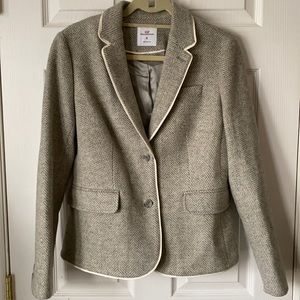 Vineyard Vines 100% wool light grey herringbone blazer